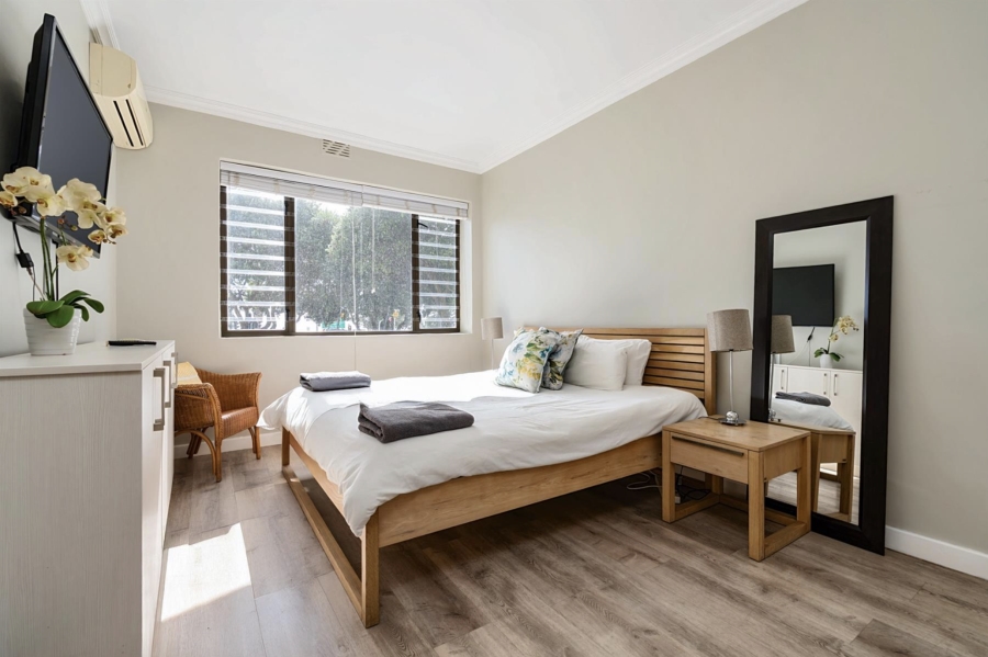 2 Bedroom Property for Sale in Sea Point Western Cape